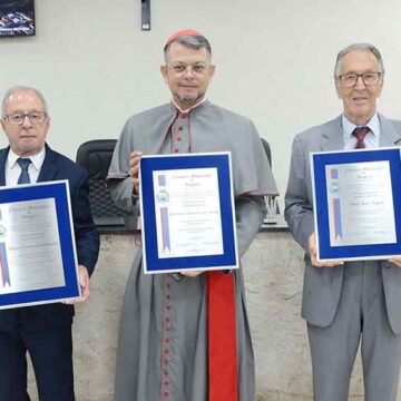 Médico, Bispo e Empresário recebem título de cidadania itapirense