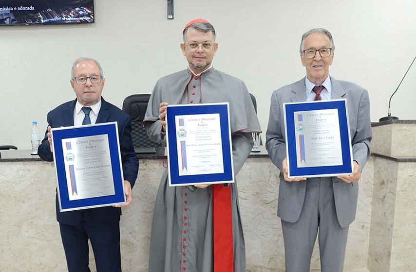 Médico, Bispo e Empresário recebem título de cidadania itapirense