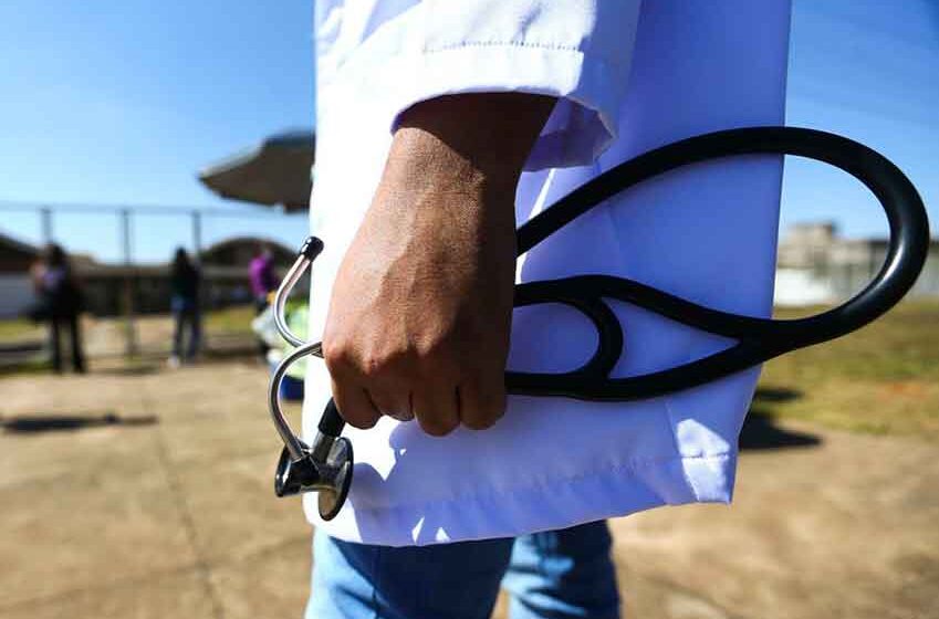 Defasagem salarial: concurso público tem ausência de médicos