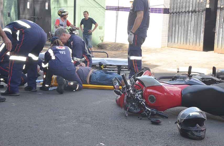 Homem é atropelado em cruzamento da Rua XV