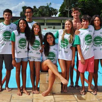 Equipe de natação busca apoio para participar do Brasileiro