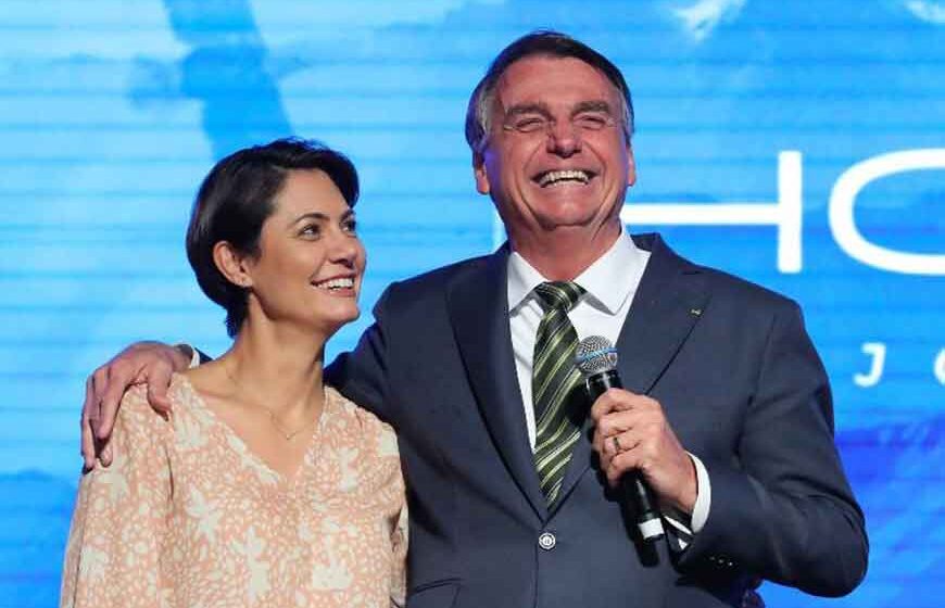 Título de cidadania para Bolsonaro e Michelle é proposto na Câmara