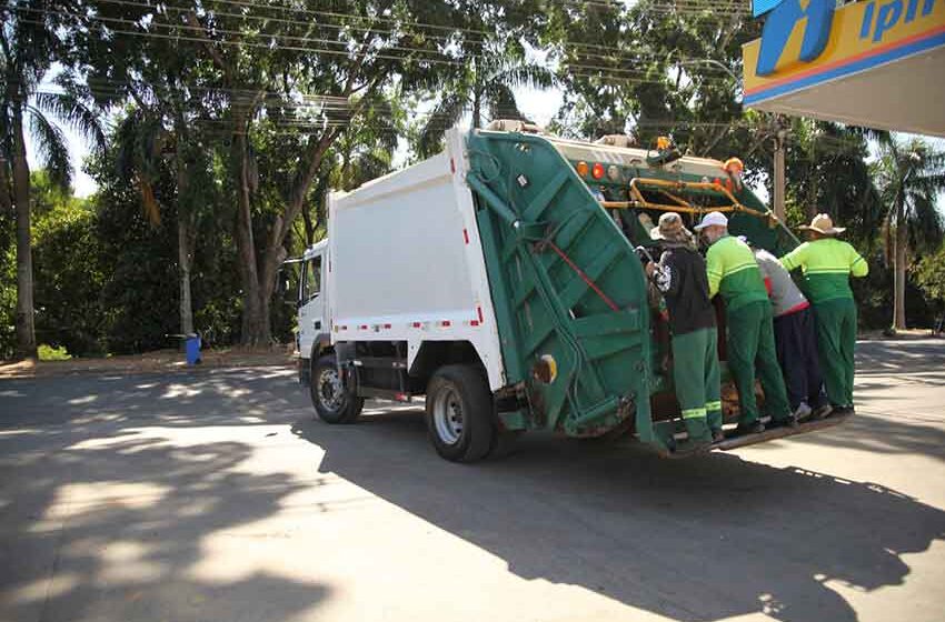 Coleta do lixo é retomada no município após paralização