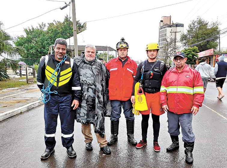 Ex-bombeiro voluntário foi até o sul para ajudar o povo gaúcho