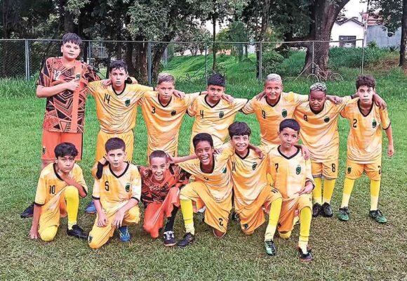 Soares F.C. organiza mini torneio de futebol no Braz