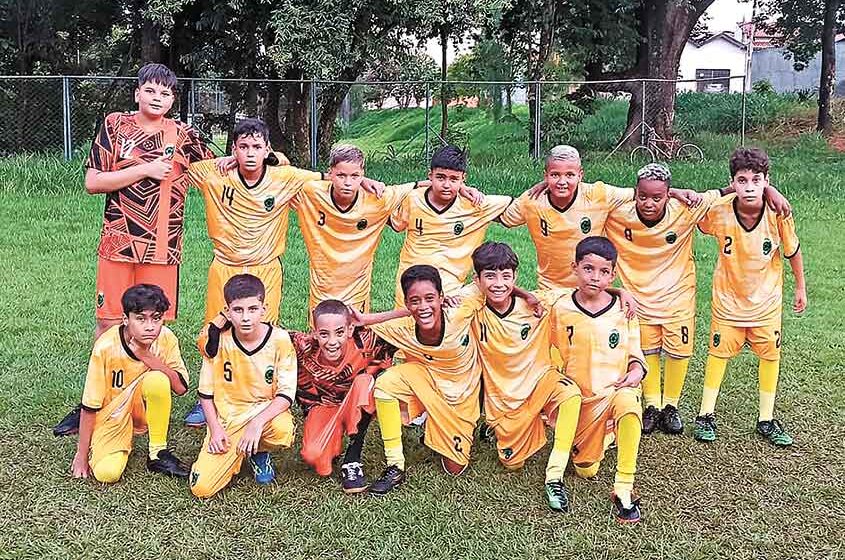 Soares F.C. organiza mini torneio de futebol no Braz