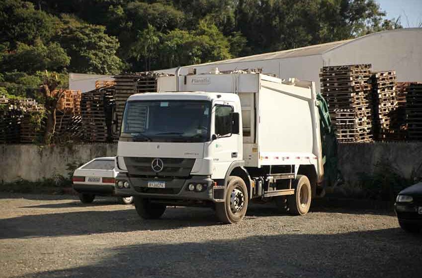 Coleta de lixo está paralisada novamente em Itapira