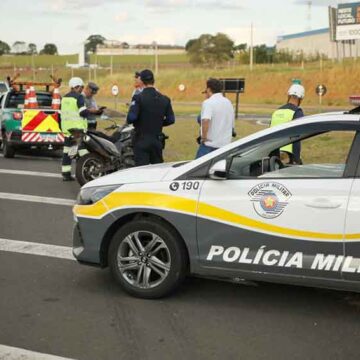 Agente da GCM sai ferido em acidente na Itapira/Mogi