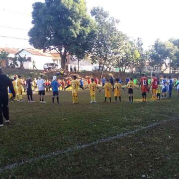 80 crianças participam do 1º torneio de futebol do Soares F.C.