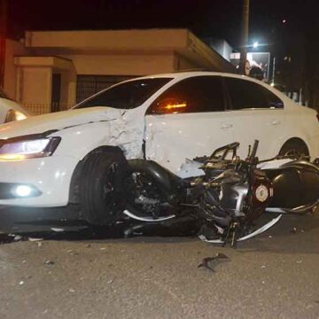 Motociclista fica ferido após colisão em cruzamento da 24 de Outubro