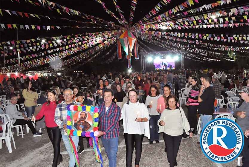 Recreativa mantém tradição e atrai milhares em Festa Junina