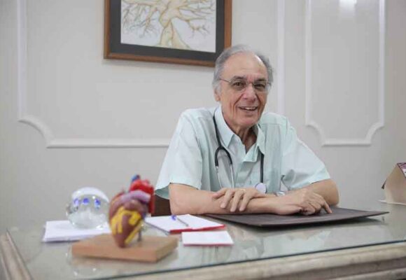 Dr. João Carlos completa 50 anos de atuação na área médica