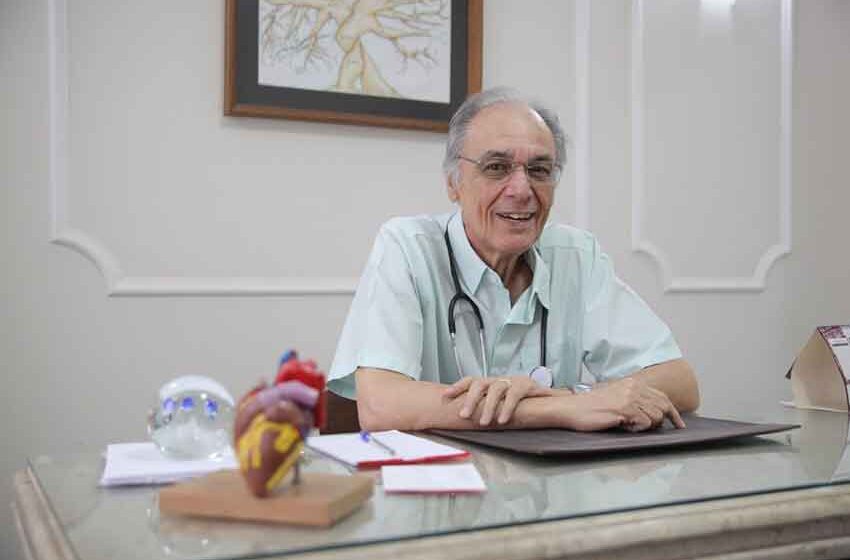 Dr. João Carlos completa 50 anos de atuação na área médica