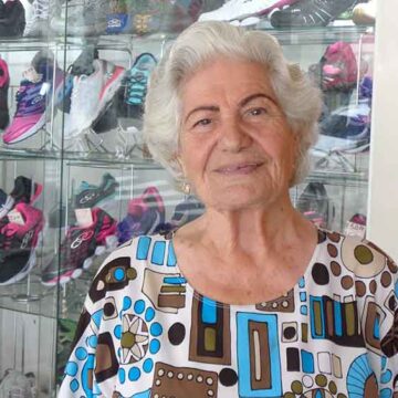 Comerciante mais antiga da José Bonifácio, dona Evelina completa 97 anos