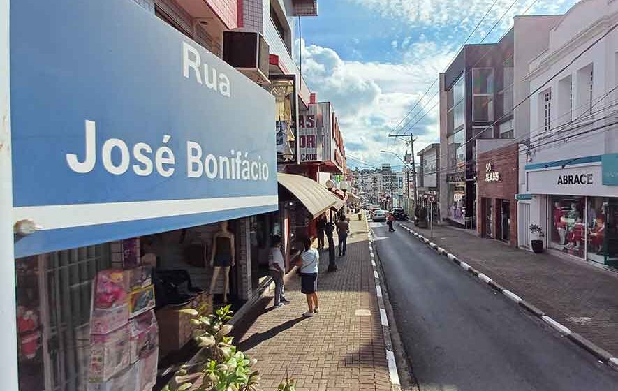 Comércio tem horário de funcionamento estendido a partir deste domingo