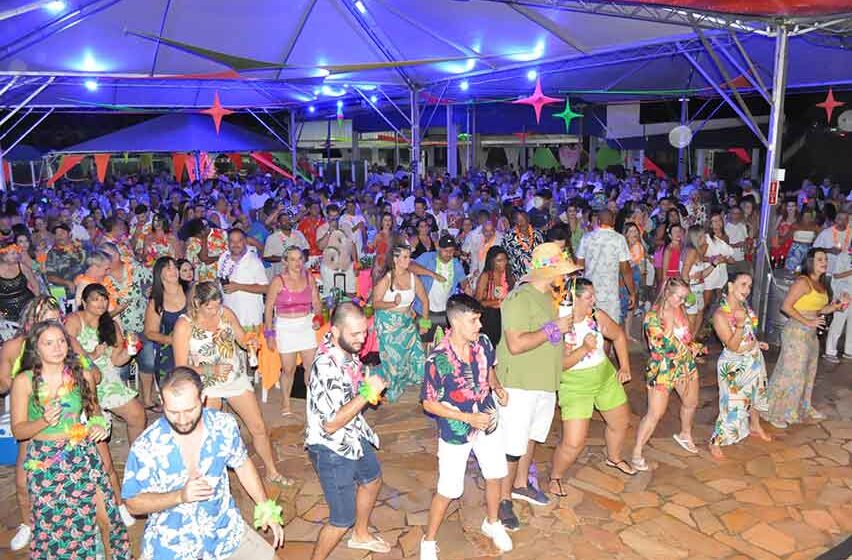 Venda dos convites do Baile do Hawaii da Recreativa começam neste sábado