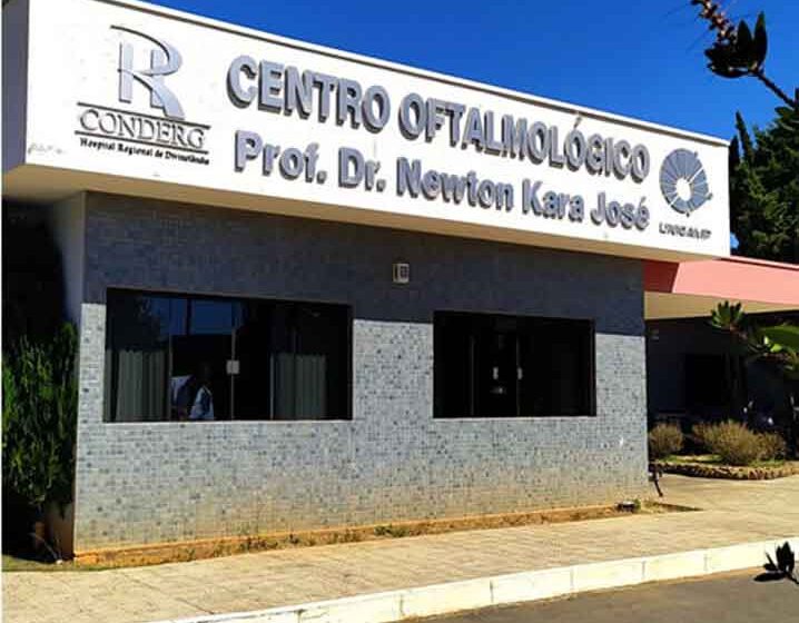 “Estamos largados aqui”: transporte da Prefeitura deixa pacientes após consulta em Divinolândia