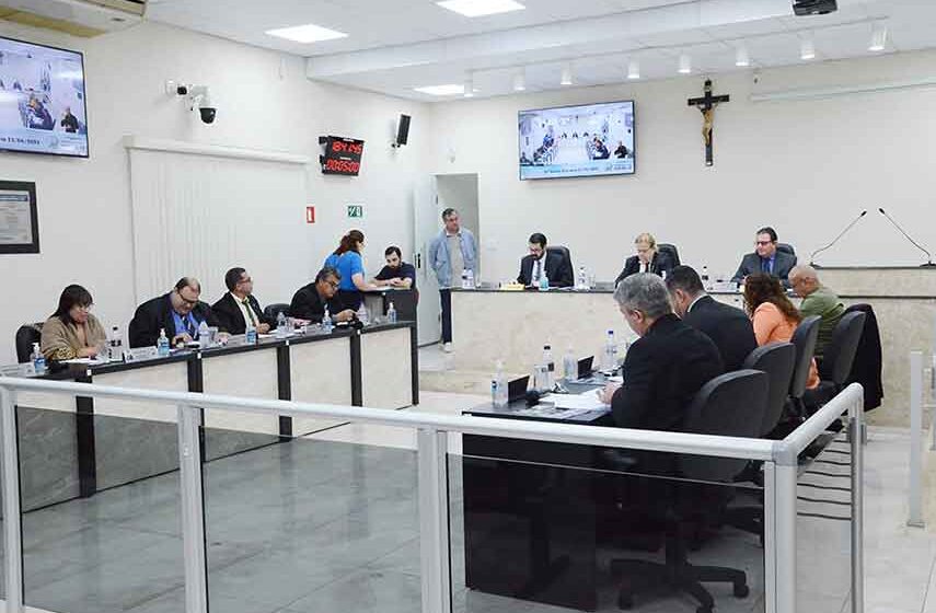 Com retorno dos salários de quase R$ 10 mil dos vereadores, retroativos acumulados ultrapassam R$ 240 mil