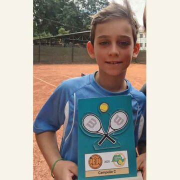 Encarando os adultos, João Santos é campeão da LIP Tênis