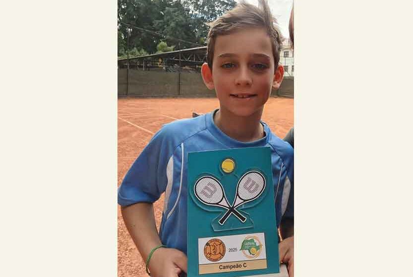 Encarando os adultos, João Santos é campeão da LIP Tênis