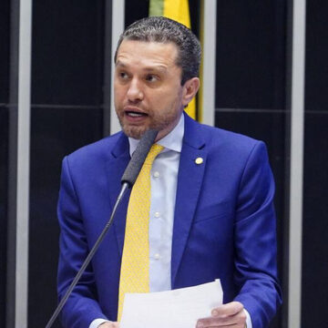 Fausto Pinato protocola projeto no Congresso que institui sistema de rastreamento do metanol