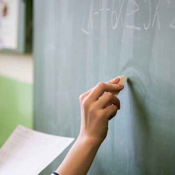 Professores ficam sem sistema pedagógico após Prefeitura não conseguir pagar renovação