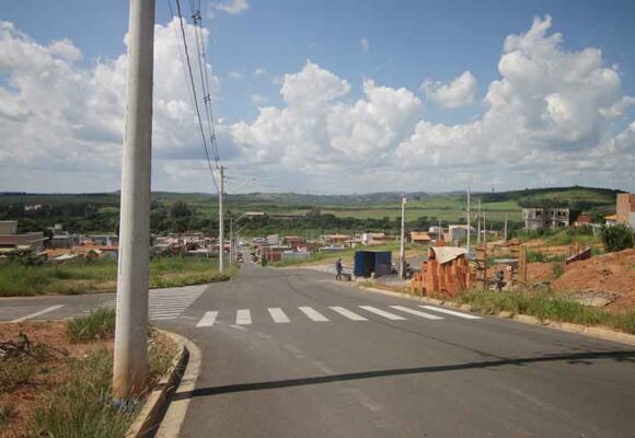 Após insistência, Prefeitura resolve disponibilizar área para construção de nova escola estadual