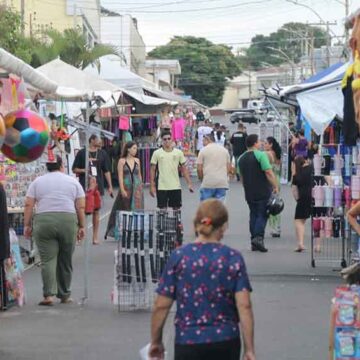 Arrecadação da Prefeitura com ambulantes na Festa de Maio levanta dúvidas e questionamentos Arrecadação da Prefeitura com ambulantes na Festa de Maio levanta dúvidas e questionamentos